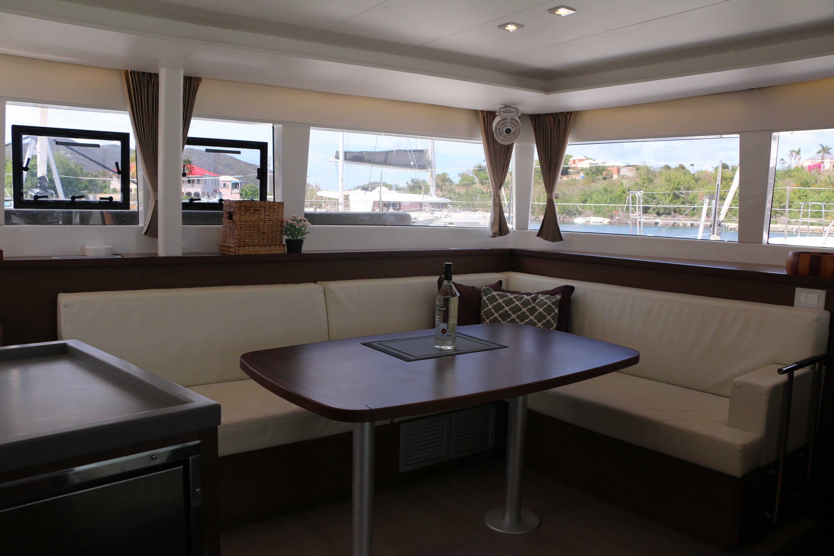 New Sail Catamaran for Sale 2018 Lagoon 450 F Layout & Accommodations