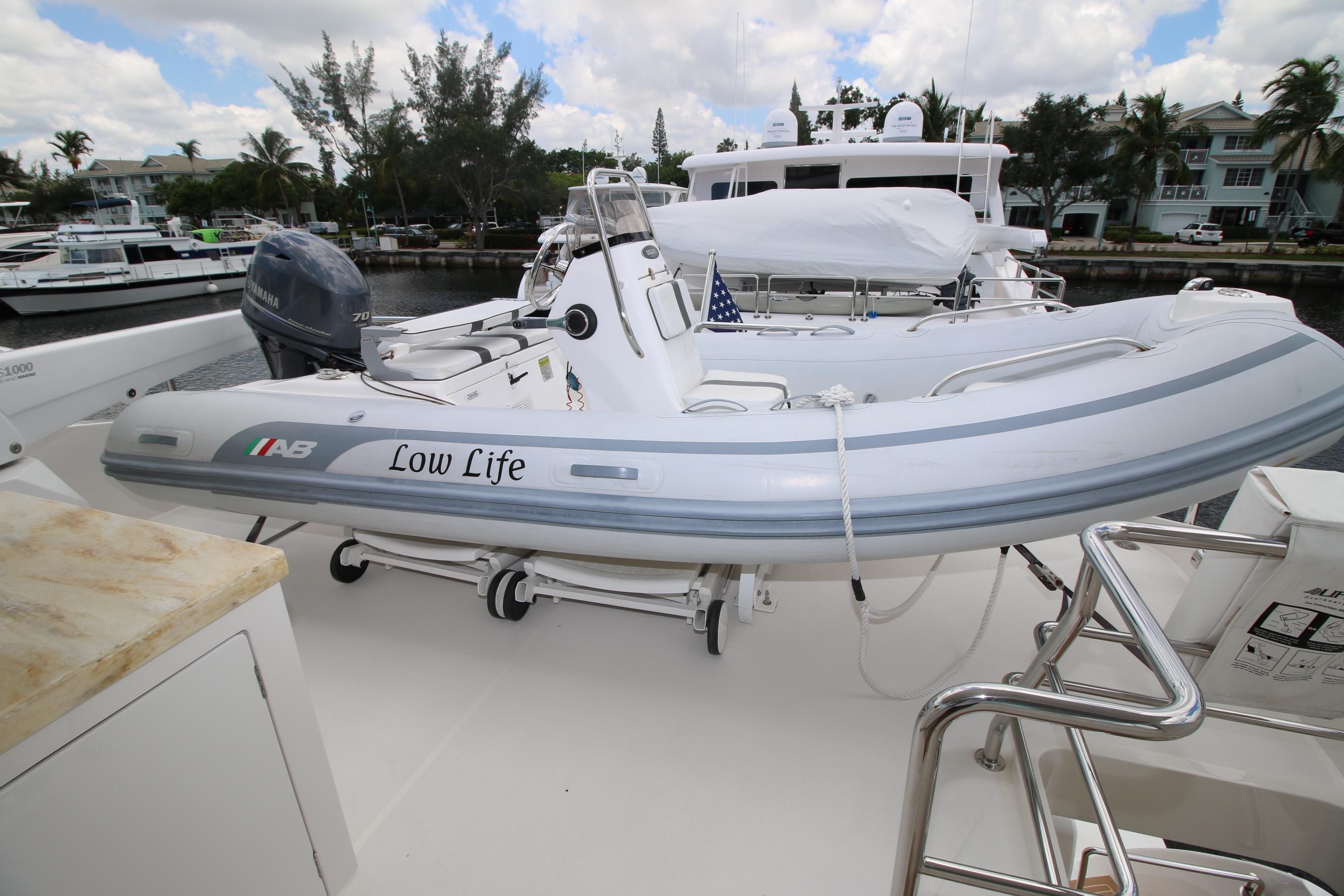 Used Power Catamaran for Sale 2015 Horizon PC52 Boat Highlights