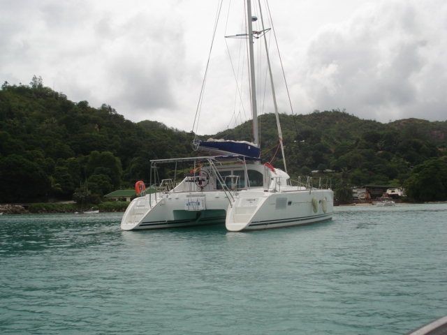Used Sail Catamaran for Sale 2014 Lagoon 380 S2 Boat Highlights