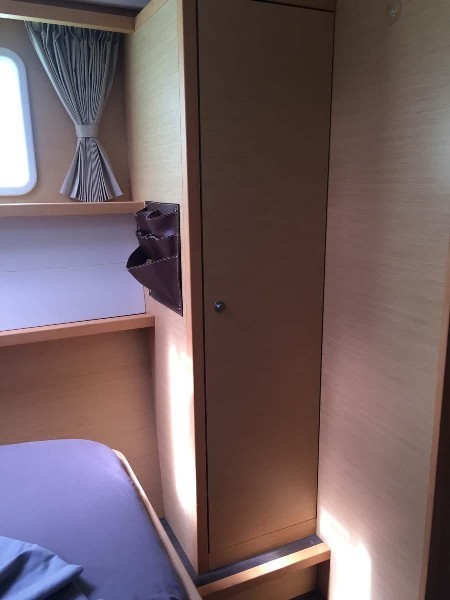 Used Sail Catamaran for Sale 2013 Lagoon 450 F Layout & Accommodations