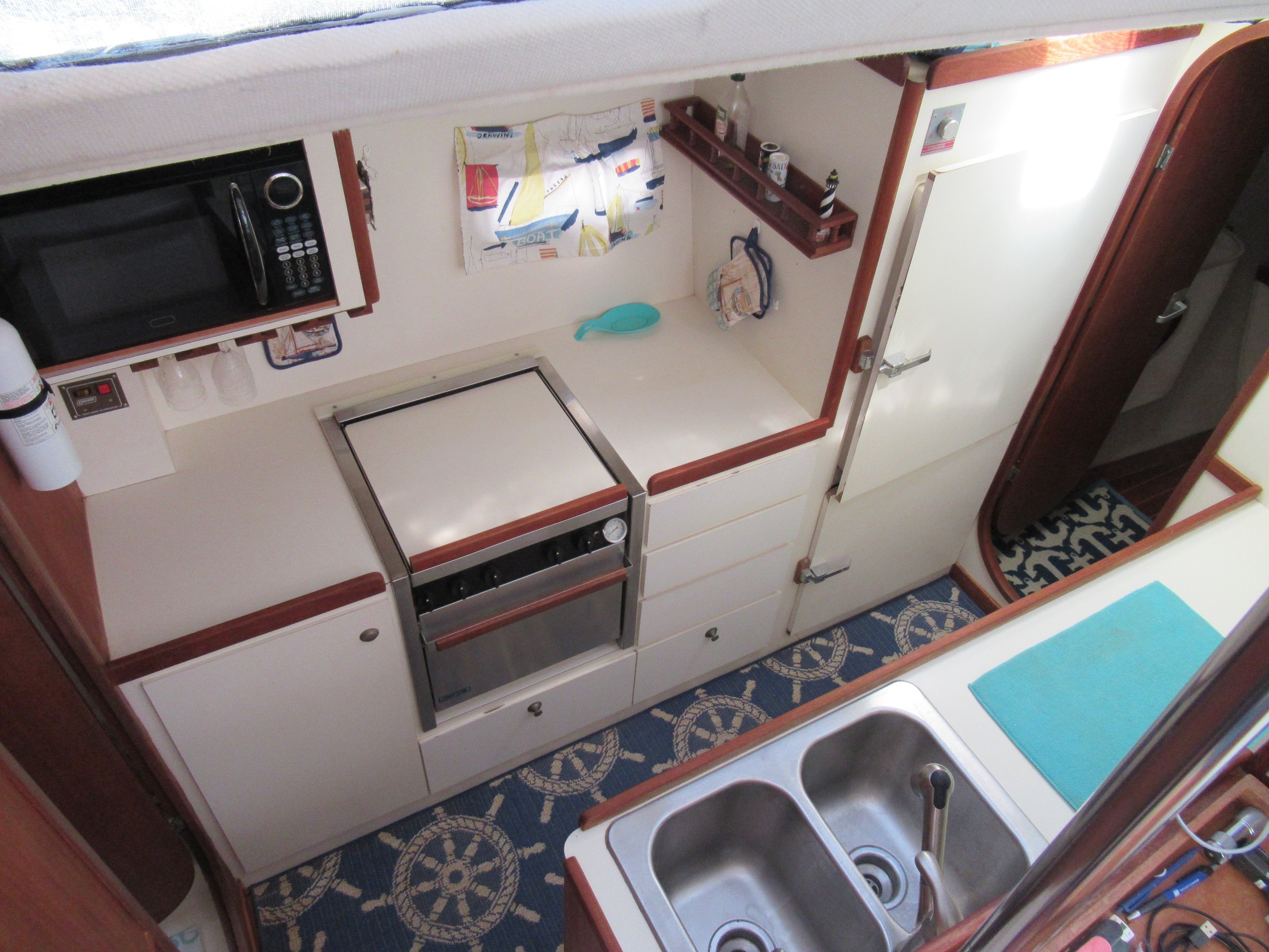 Used Sail Catamaran for Sale 1993 Lagoon 37 TPI  Layout & Accommodations