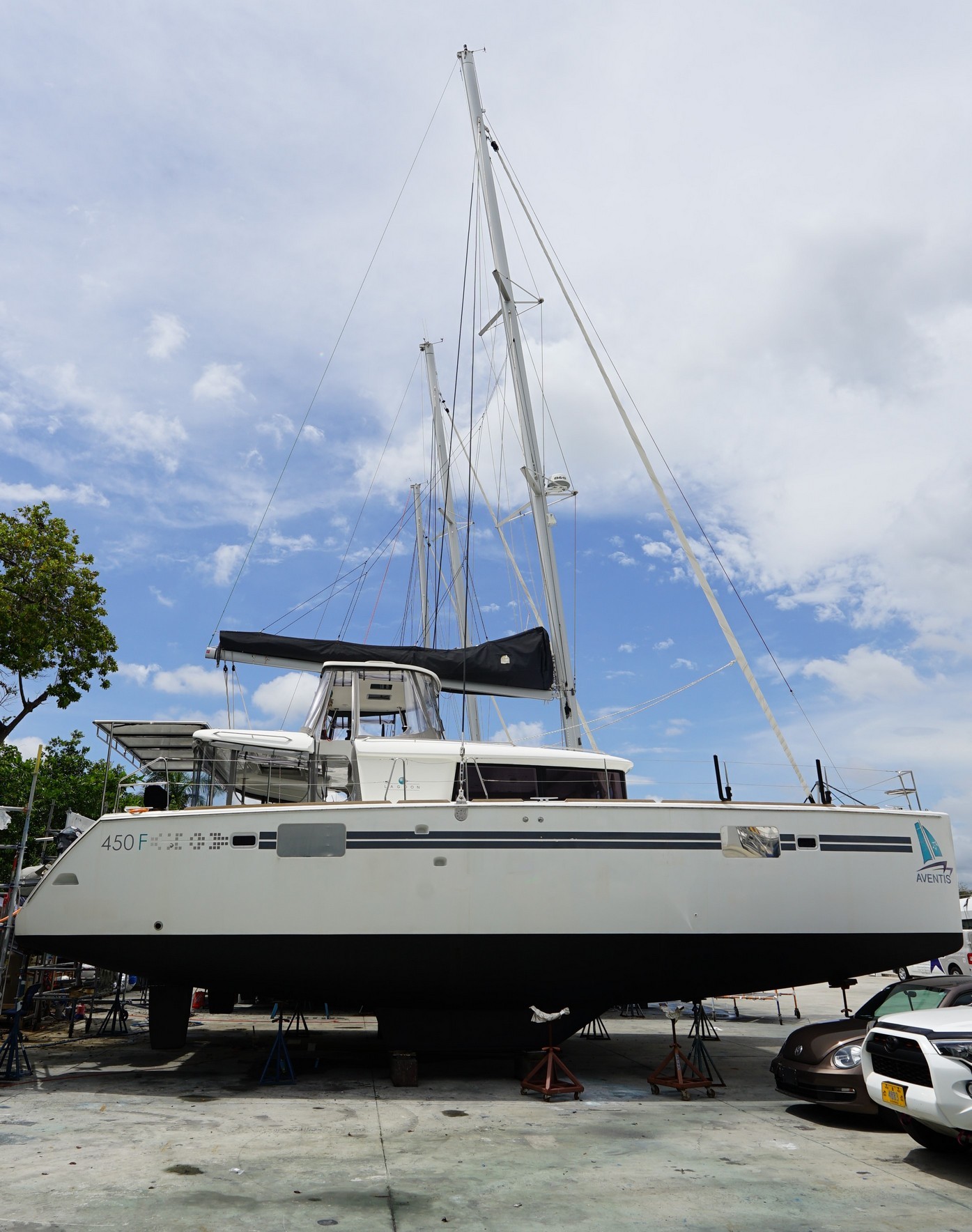 Used Sail Catamaran for Sale 2017 Lagoon 450 Boat Highlights