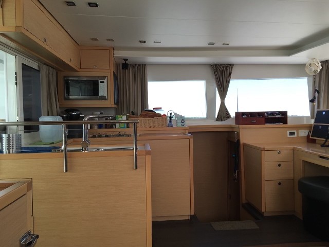 Used Sail Catamaran for Sale 2013 Lagoon 450 Layout & Accommodations