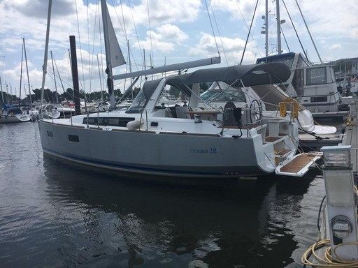 Used Sail Monohull for Sale 2015 Oceanis 38 Boat Highlights