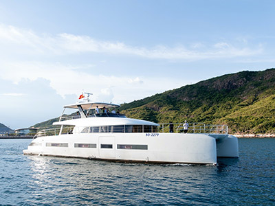 Power Catamarans for Sale 2019 Lagoon Seventy-8MY 
