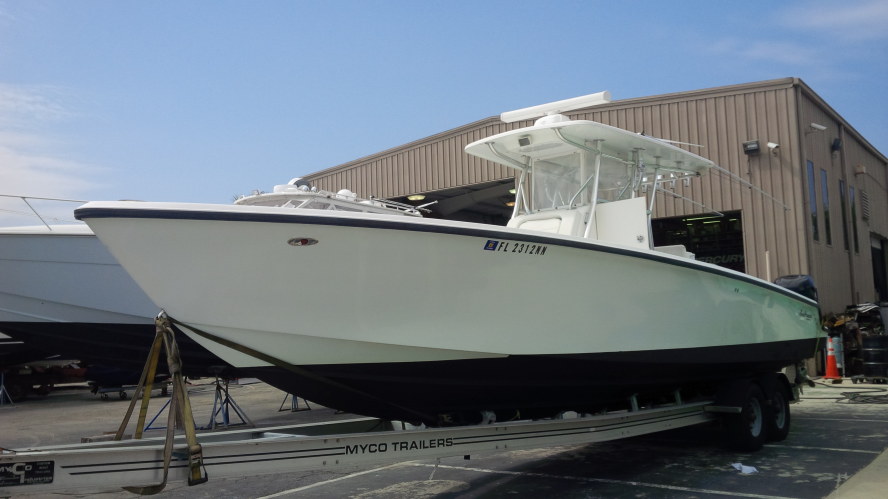 Used Power Monohull for Sale 2004 Sea Hunter 35 Boat Highlights