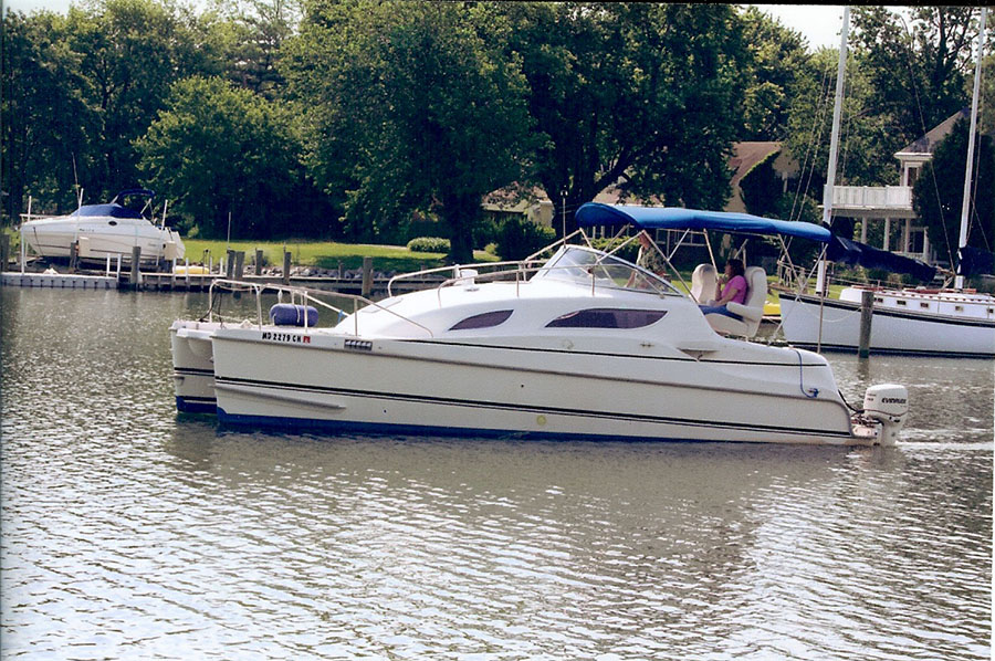 Used Power Catamaran for Sale 2003 MC-30 Boat Highlights