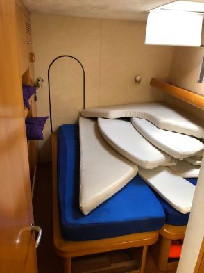 Used Sail Catamaran for Sale 2007 Eleuthera Layout & Accommodations